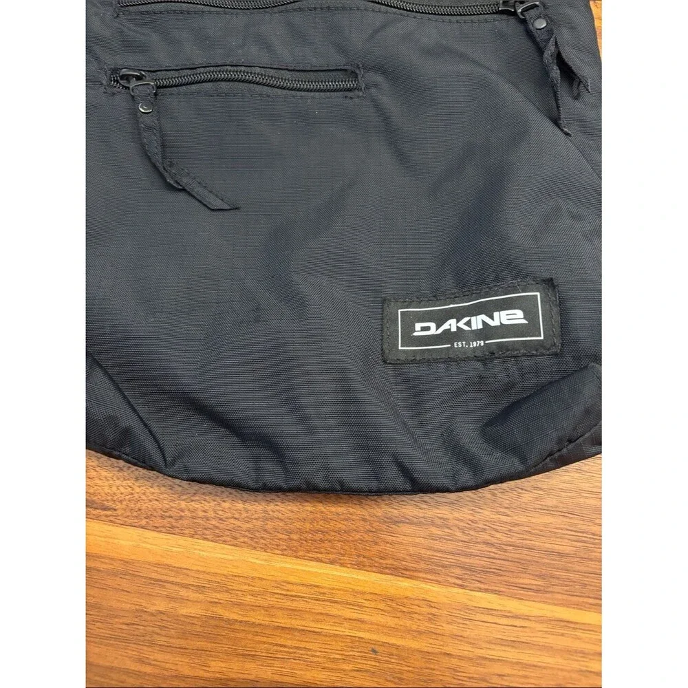 Dakine Black Nylon Crossbody Purse Travel Bag
